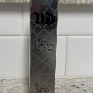 Brand new discontinued Urban Decay All Nighter Foundation - Shade 3.0